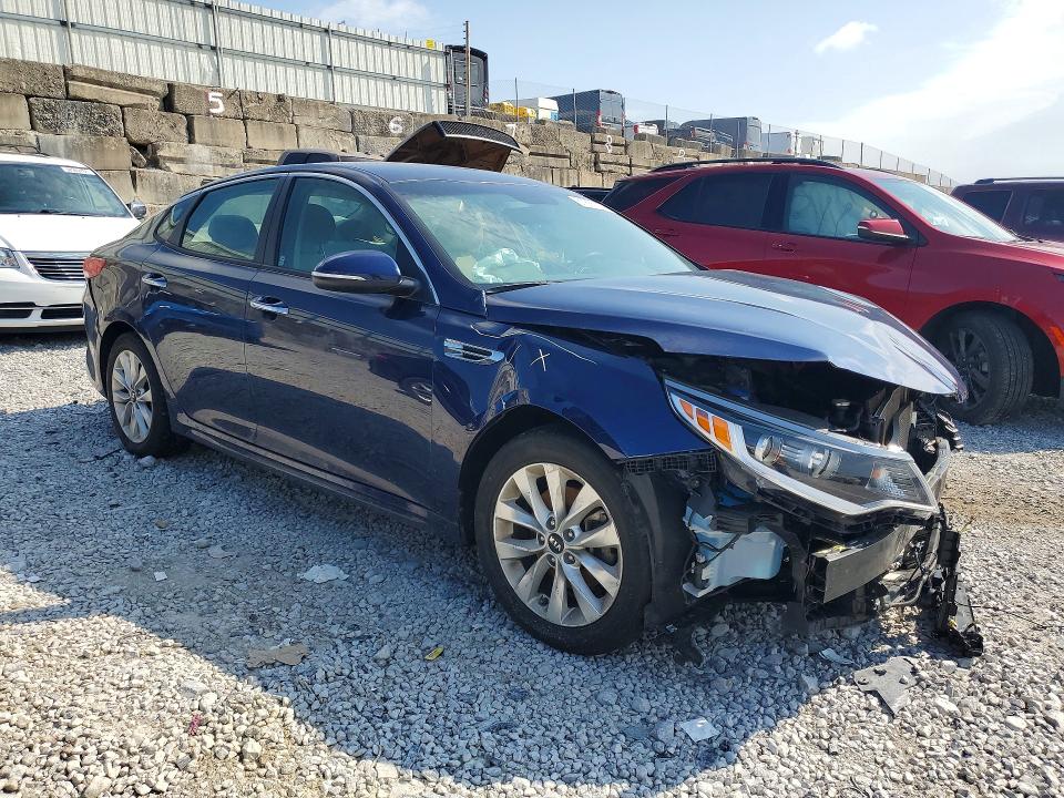 Photo 4 from auction – 2018 KIA OPTIMA with VIN 5XXGT4L39JG260447