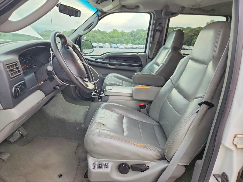 Photo 7 from auction – 2005 FORD EXCURSION with VIN 1FMNU40S05EB81738