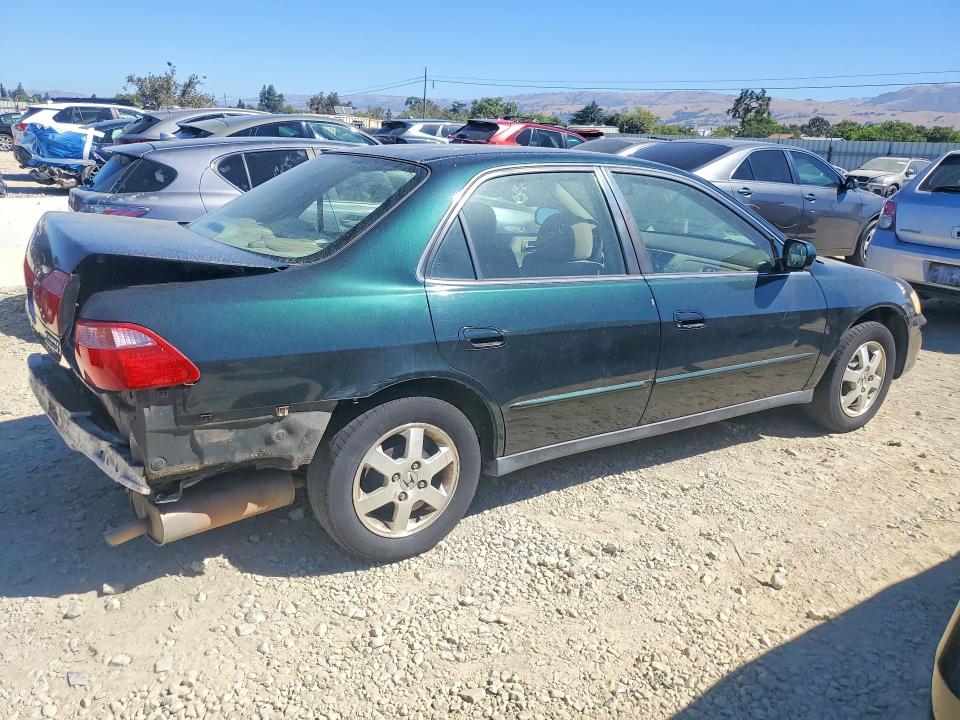 Photo 3 from auction – 2000 HONDA ACCORD with VIN JHMCG6691YC016489
