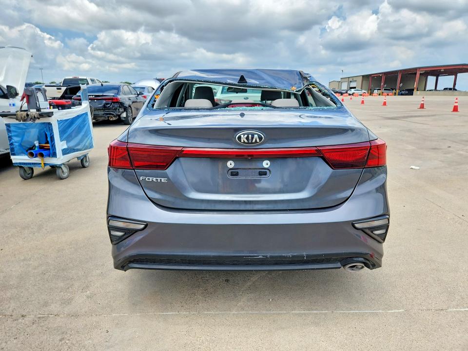 Photo 6 from auction – 2021 KIA FORTE with VIN 3KPF24AD9ME385312