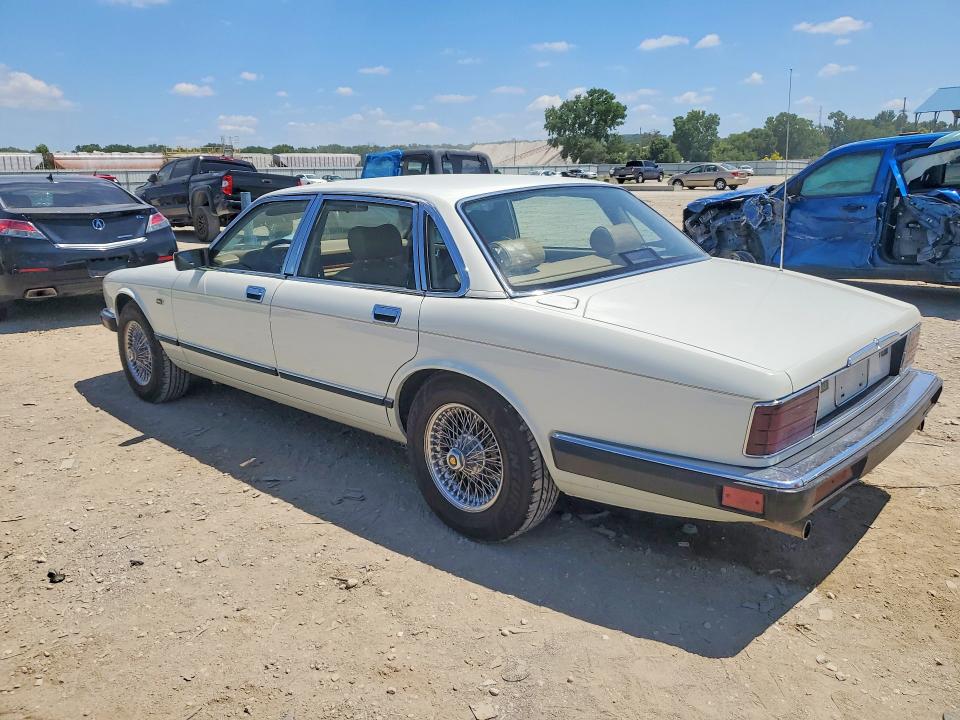 Photo 2 from auction – 1993 JAGUAR XJ6 with VIN SAJHW1745PC678558