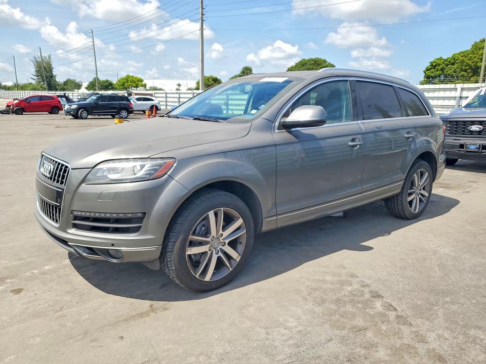 AUDI Q7 2015 with VIN WA1LGAFEXFD001010 - Photo from auction