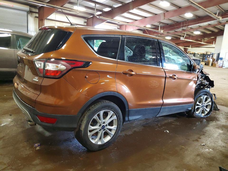 Photo 3 from auction – 2017 FORD ESCAPE with VIN 1FMCU0GDXHUA12750