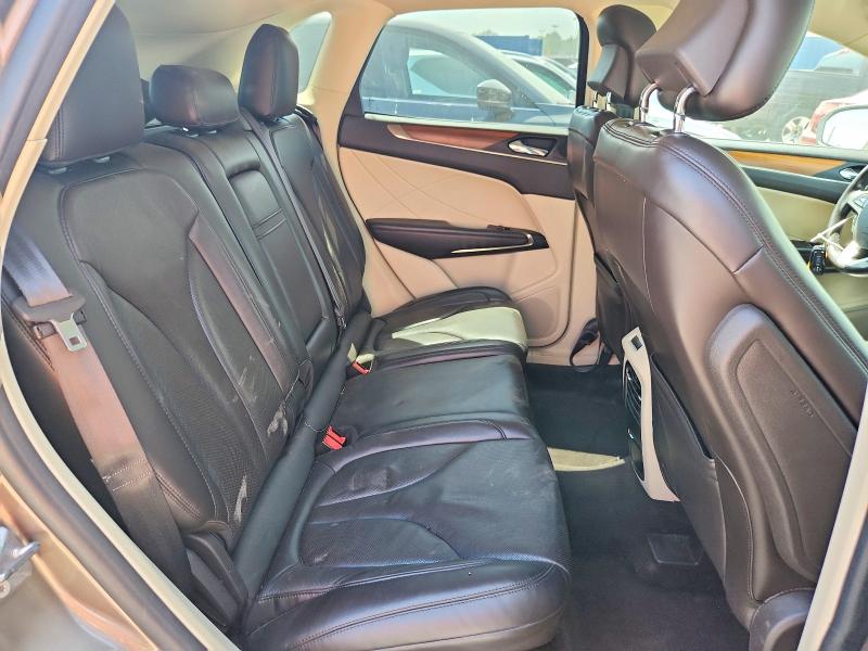 Foto 10 de la subasta – 2016 LINCOLN MKC con VIN 5LMTJ3DH1GUJ10949