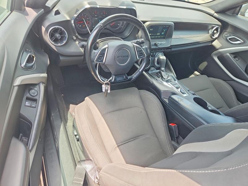 Photo 8 from auction – 2018 CHEVROLET CAMARO with VIN 1G1FB1RX7J0150000