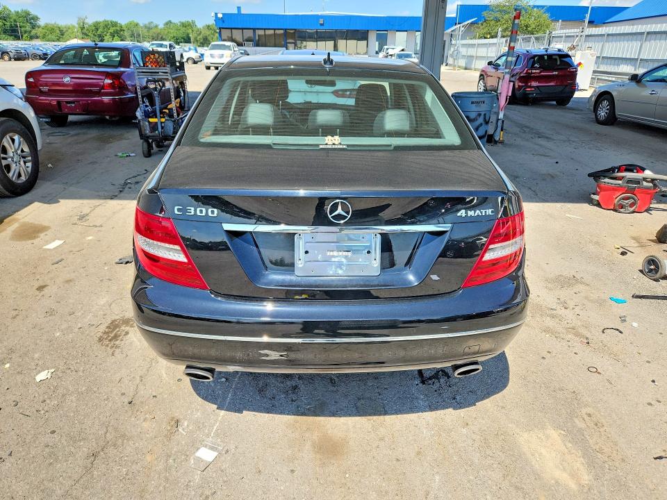 Photo 6 from auction – 2013 MERCEDES-BENZ C with VIN WDDGF8AB6DA881689