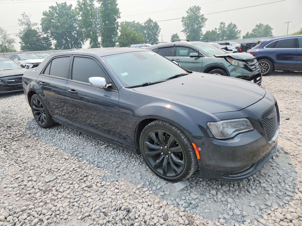 صورة رقم 4 من المزاد - 2017 CHRYSLER 300C مع VIN 2C3CCAEGXHH586721