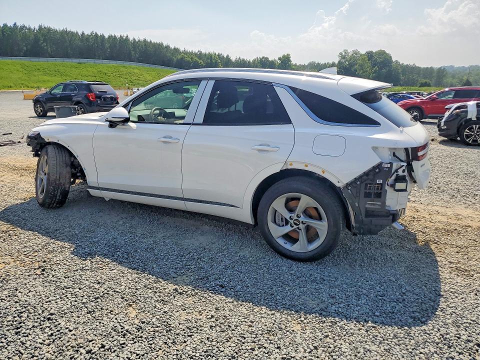 Photo 2 from auction – 2026 GENESIS GV70 with VIN KMUMBDTB7TU283362