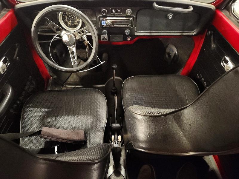 Photo 8 from auction – 1971 VOLKSWAGEN SUPER BEET with VIN 1512742251