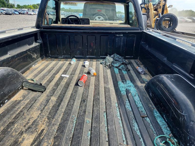 Photo 10 from auction – 1989 GMC SIERRA with VIN 1GTDC14H2KZ530239
