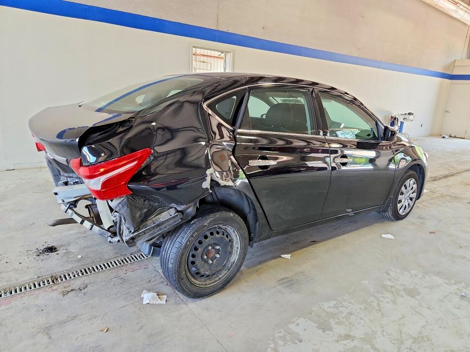 Photo 3 from auction – 2016 NISSAN SENTRA with VIN 3N1AB7AP8GY330779