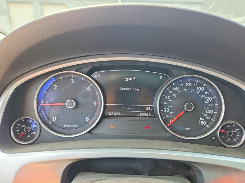 Снимка 9 от търг – 2012 VOLKSWAGEN TOUAREG с VIN WVGFK9BPXCD003516