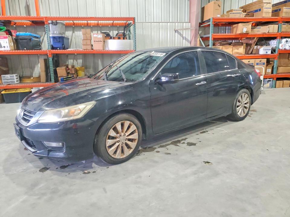 HONDA ACCORD 2015 with VIN 1HGCR2F83FA066039 - Photo from auction