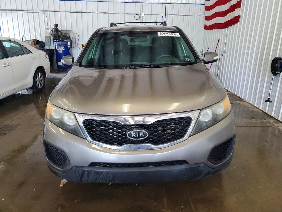 Photo 5 from auction – 2011 KIA SORENTO with VIN 5XYKTCA19BG144412