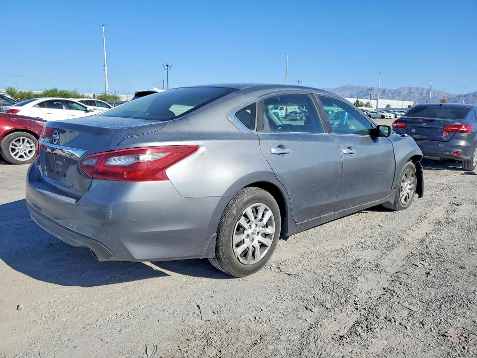 Photo 3 from auction – 2018 NISSAN ALTIMA with VIN 1N4AL3AP4JC220269