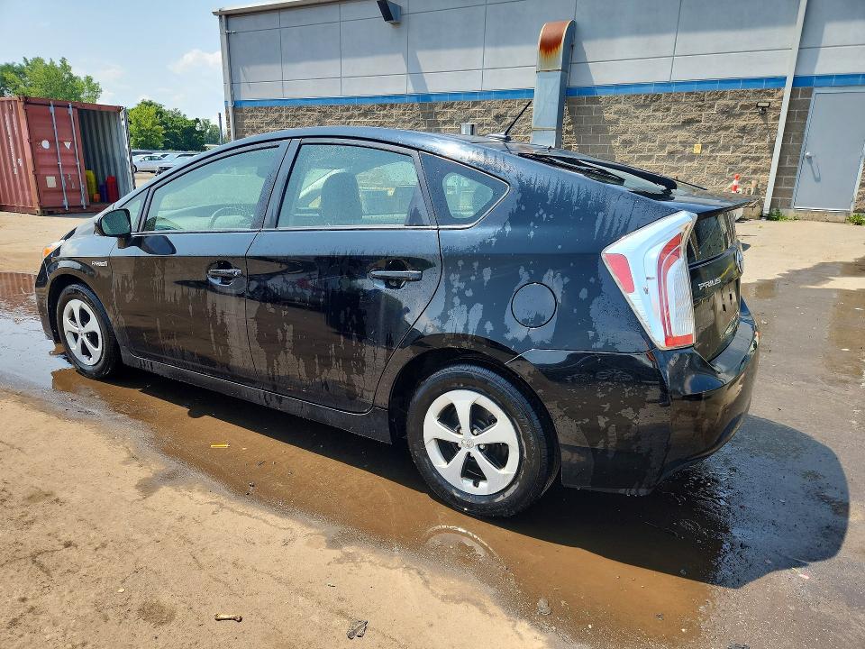 Photo 2 from auction – 2015 TOYOTA PRIUS with VIN JTDKN3DU7F1896180