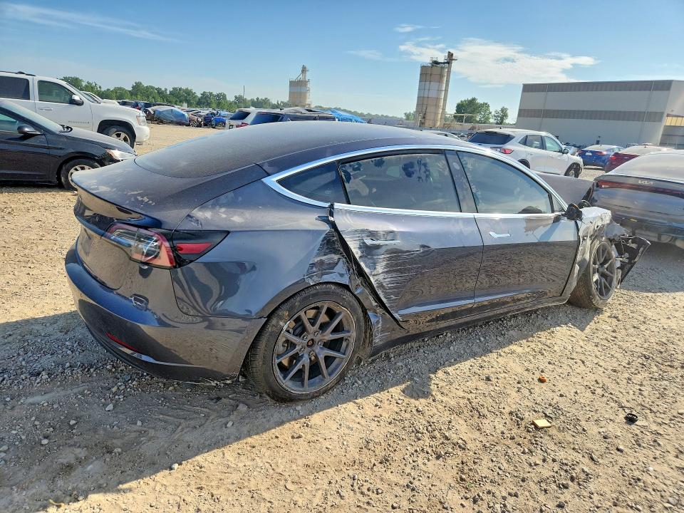 Photo 3 from auction – 2018 TESLA MODEL 3 with VIN 5YJ3E1EA4JF022012