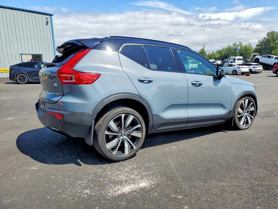 Photo 3 from auction – 2021 VOLVO XC40 with VIN YV4ED3UR0M2576800