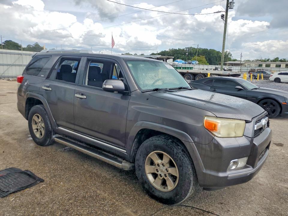Zdjęcie 4 z aukcji – 2010 TOYOTA 4RUNNER z VIN JTEZU5JR7A5011924