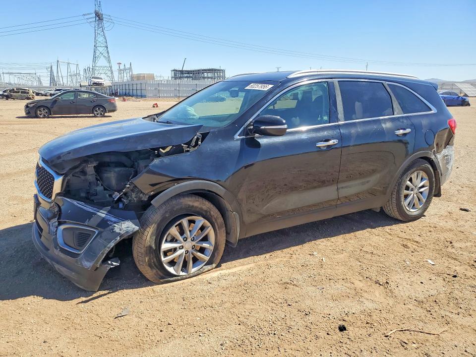 KIA SORENTO 2017 with VIN 5XYPG4A31HG272542 - Photo from auction