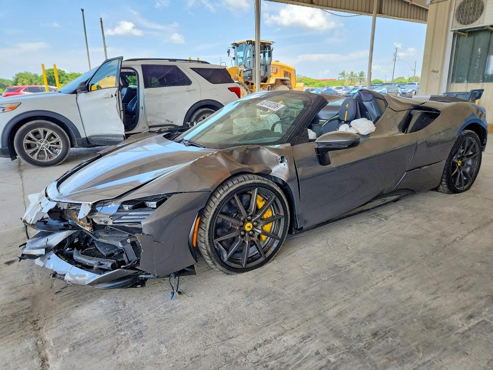 FERRARI SF 90 SPIDER 2023 с VIN ZFF96NMA5P0297378 - Снимка от търг