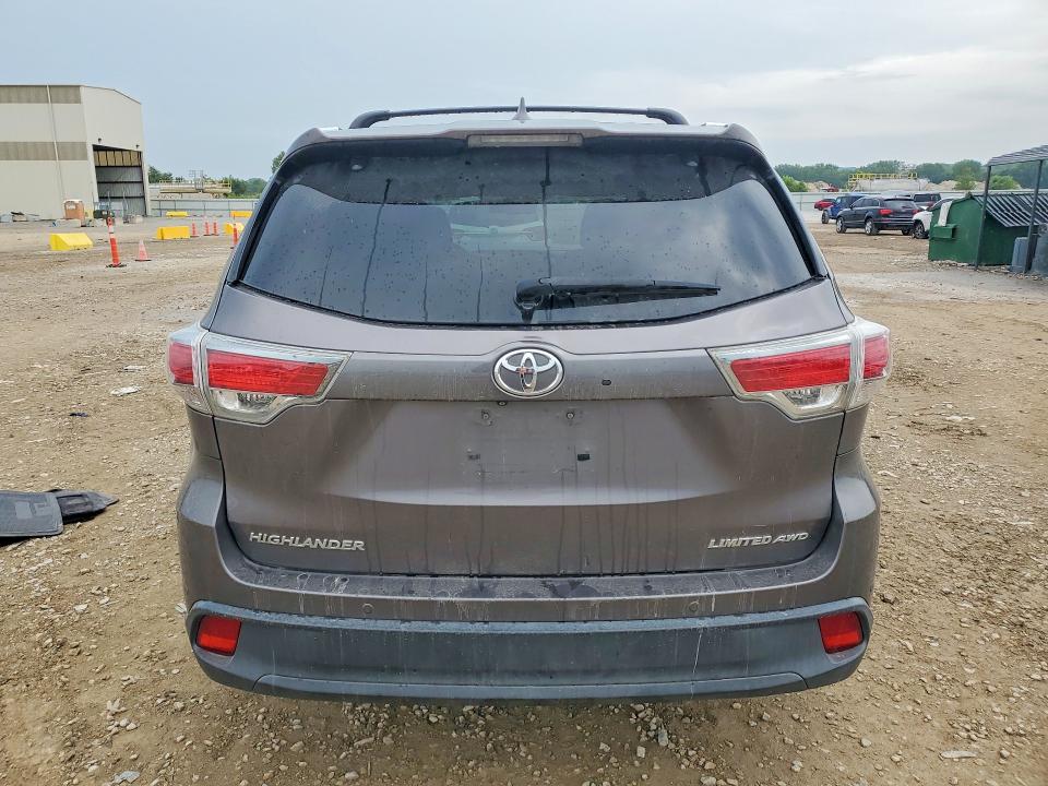 Photo 6 from auction – 2015 TOYOTA HIGHLANDER with VIN 5TDDKRFH0FS102482