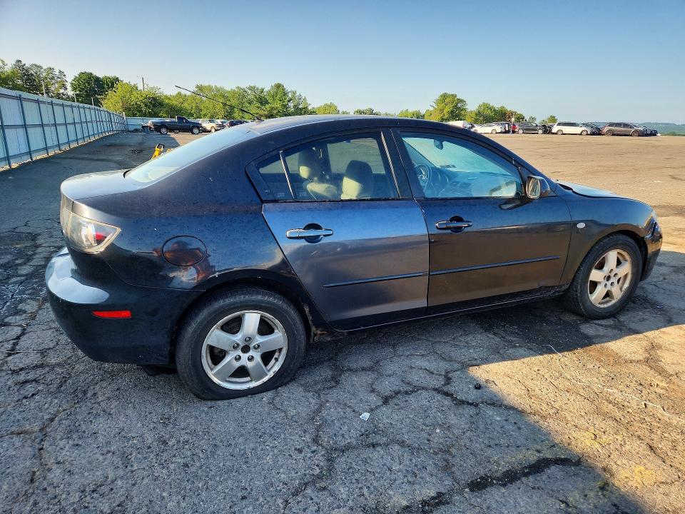 Photo 3 from auction – 2007 MAZDA 3 with VIN JM1BK12F171659963