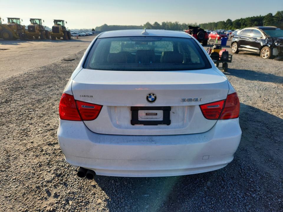 Photo 6 from auction – 2011 BMW 328 with VIN WBAPH7C53BE850585