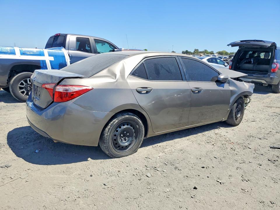 Photo 3 from auction – 2018 TOYOTA COROLLA with VIN 2T1BURHE0JC055282