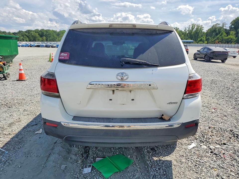 Photo 6 from auction – 2012 TOYOTA HIGHLANDER with VIN 5TDBK3EH8CS117622
