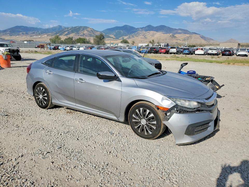 Photo 4 from auction – 2017 HONDA CIVIC with VIN 19XFC2F53HE031990