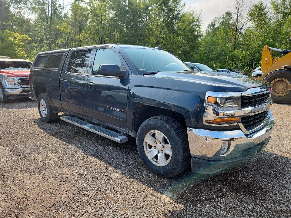 Photo 4 from auction – 2018 CHEVROLET SILVERADO with VIN 3GCUKREC6JG526780