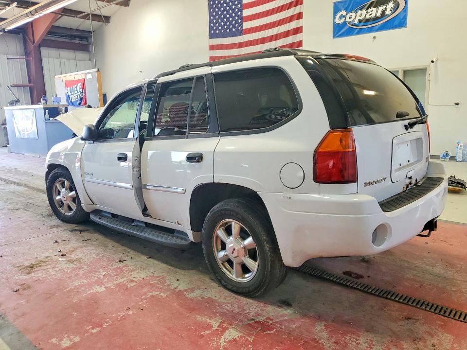 Photo 2 from auction – 2006 GMC ENVOY with VIN 1GKDT13S062229565