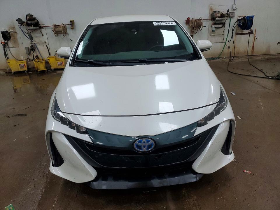 Photo 5 from auction – 2017 TOYOTA PRIUS PRIME with VIN JTDKARFP6H3024019