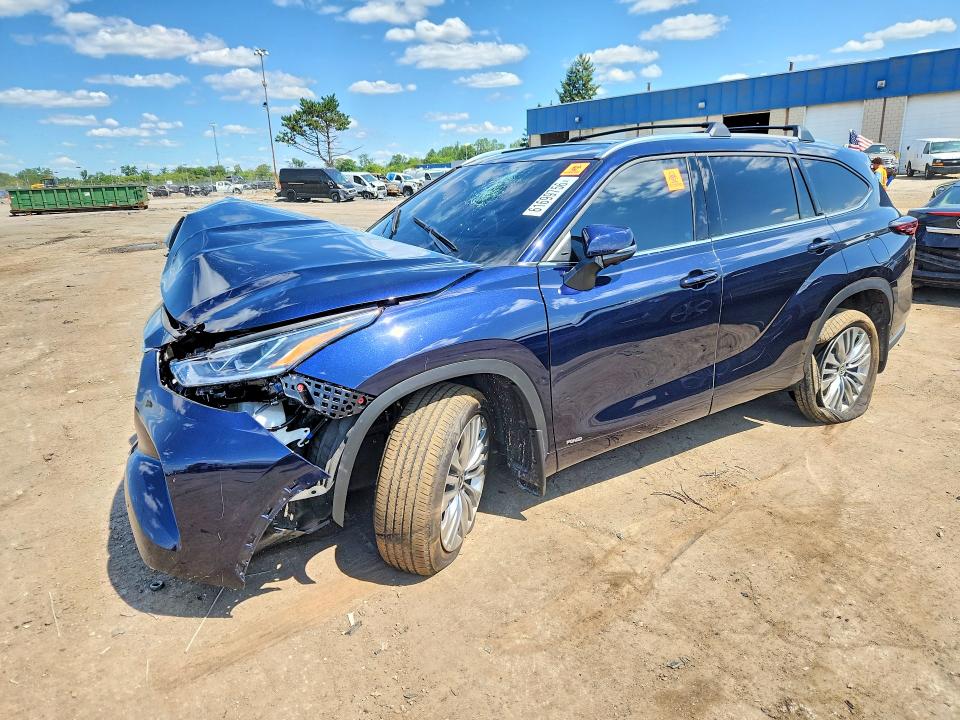 TOYOTA HIGHLANDER HYBRID 2026 с VIN 5TDEBRCH7TS713498 - Снимка от търг