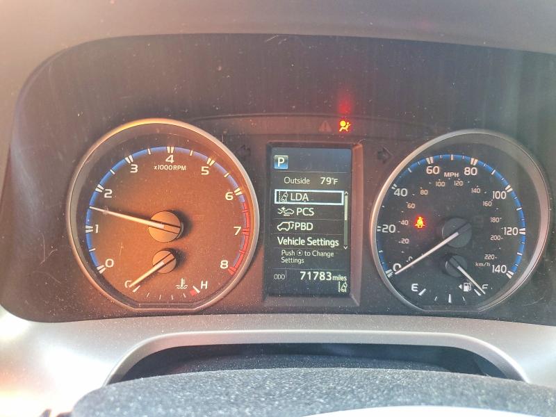 Zdjęcie 9 z aukcji – 2017 TOYOTA RAV4 z VIN JTMRFREV1HJ111371