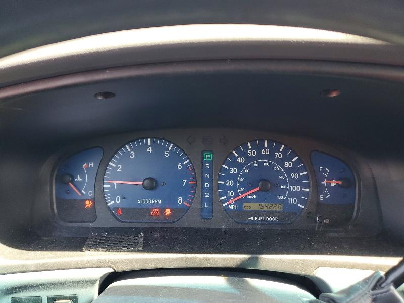 Photo 9 from auction – 2002 TOYOTA SIENNA with VIN 4T3ZF13C22U497715