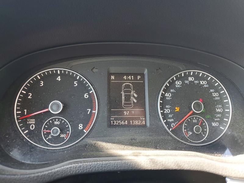 Photo 9 from auction – 2013 VOLKSWAGEN PASSAT with VIN 1VWBP7A34DC124442