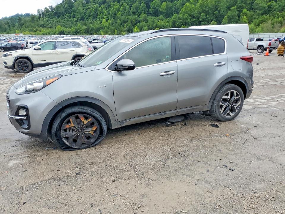 KIA SPORTAGE 2022 with VIN KNDPNCAC3N7003015 - Photo from auction