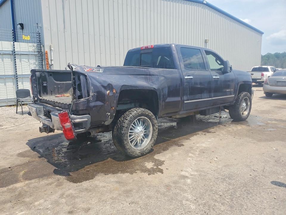 Photo 3 from auction – 2015 CHEVROLET SILVERADO with VIN 1GC1KWE8XFF163762