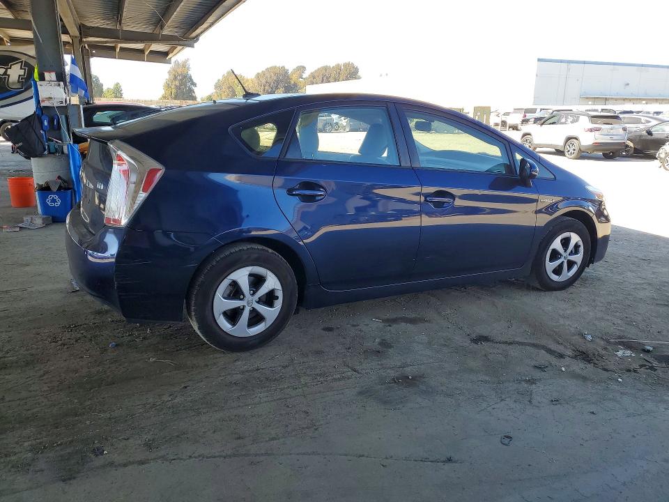 Photo 3 from auction – 2015 TOYOTA PRIUS with VIN JTDKN3DU6F1931694