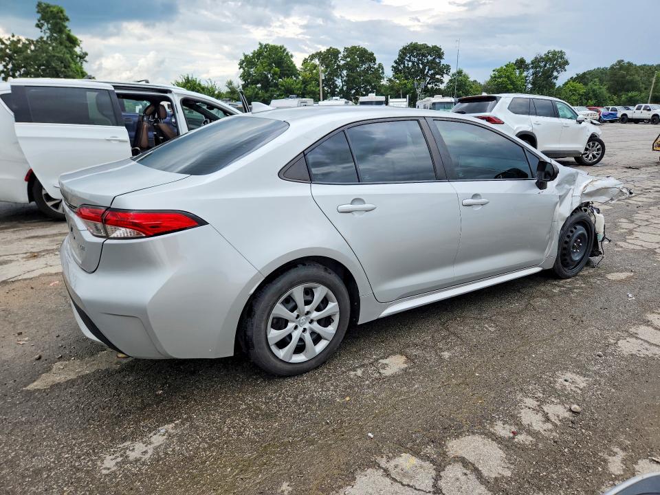 Photo 3 from auction – 2021 TOYOTA COROLLA with VIN 5YFEPMAE2MP176515