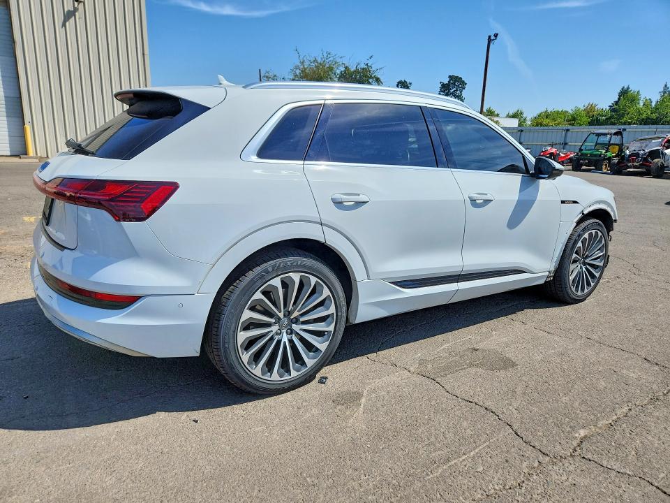 صورة رقم 3 من المزاد - 2019 AUDI E-TRON مع VIN WA1VABGE0KB020797