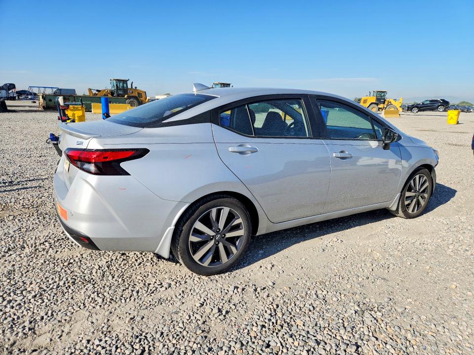 Zdjęcie 3 z aukcji – 2021 NISSAN VERSA z VIN 3N1CN8FV1ML835083