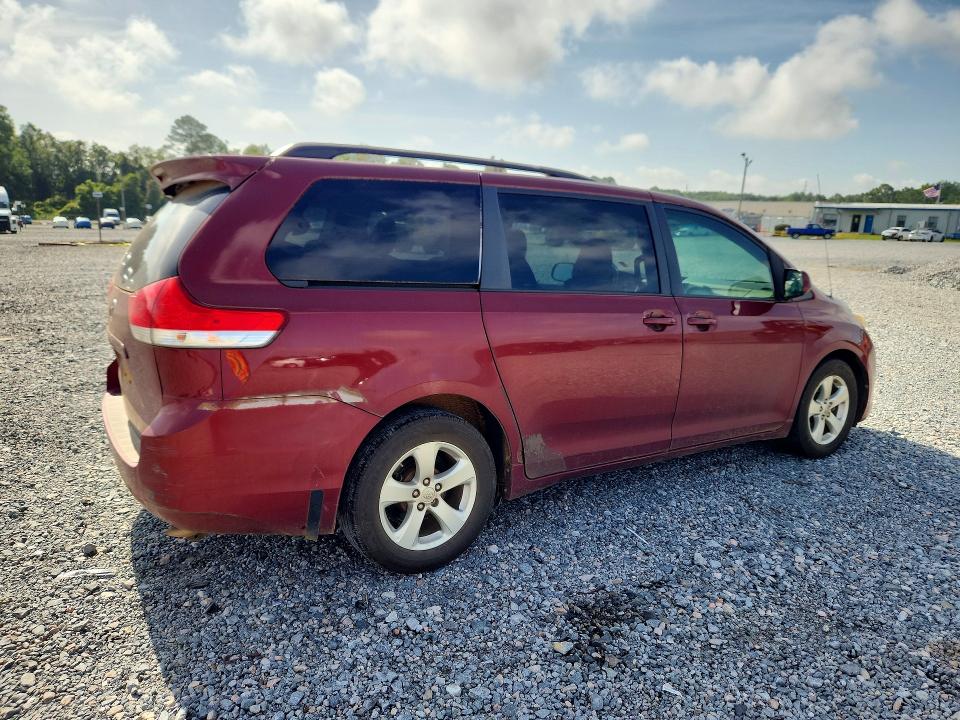 Photo 3 from auction – 2014 TOYOTA SIENNA with VIN 5TDKK3DC8ES443364