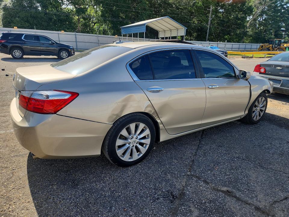Photo 3 from auction – 2014 HONDA ACCORD with VIN 1HGCR2F81EA308874