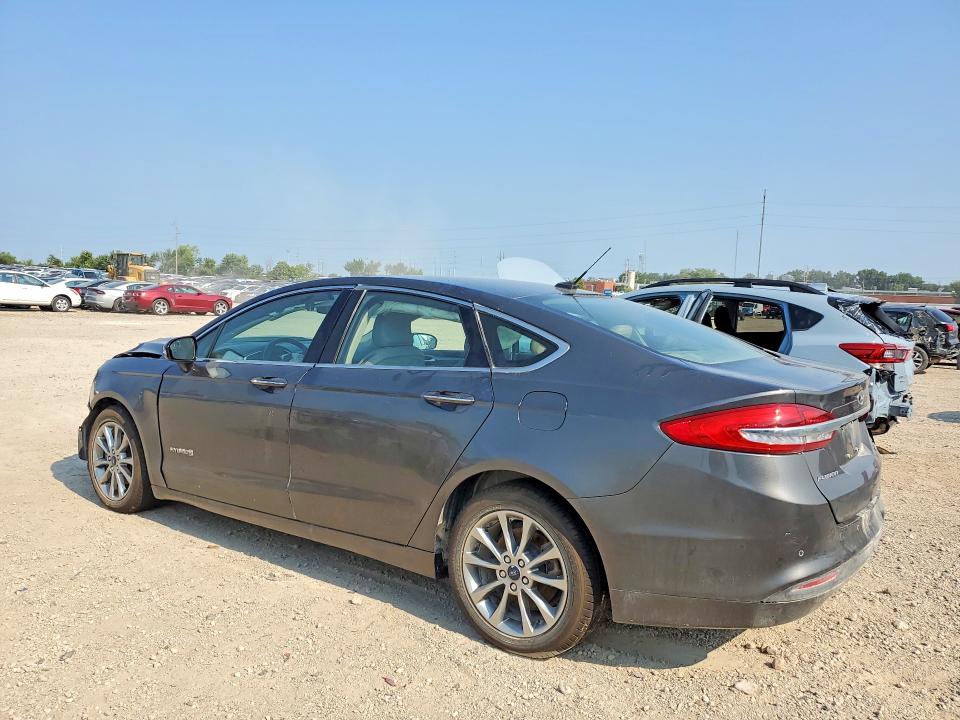 Photo 2 from auction – 2017 FORD FUSION with VIN 3FA6P0LU4HR402013