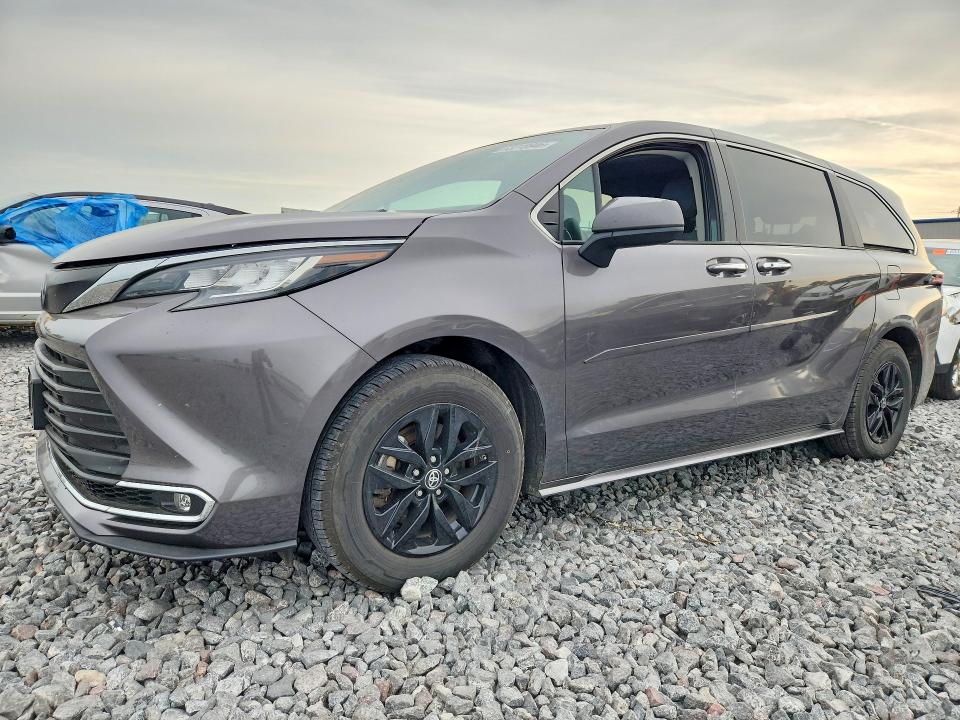 Photo 1 from auction – 2022 TOYOTA SIENNA with VIN 5TDYSKFC5NS072858