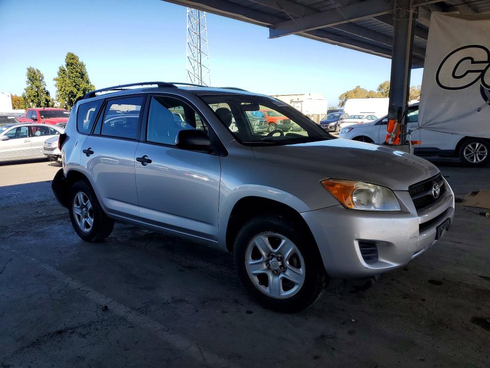 Zdjęcie 4 z aukcji – 2010 TOYOTA RAV4 z VIN JTMBF4DV3AD030950