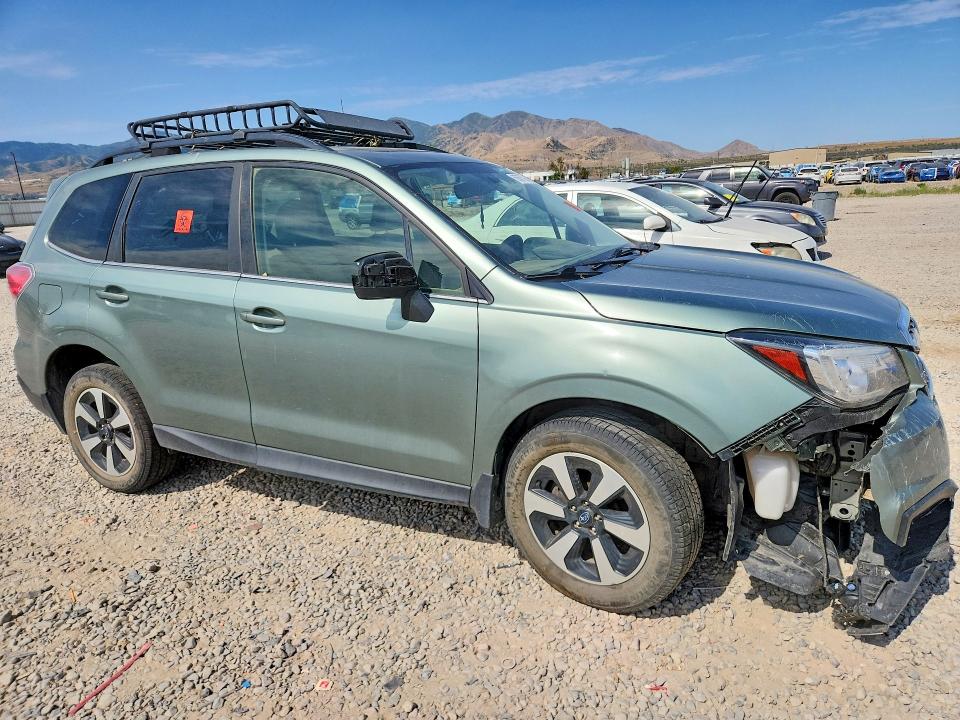 Photo 4 from auction – 2017 SUBARU FORESTER with VIN JF2SJARC5HH585052